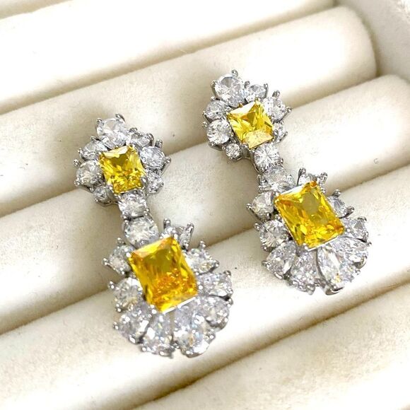 Luxurious Canary cubic zirconia earrings 💛 - Picture 2 of 4